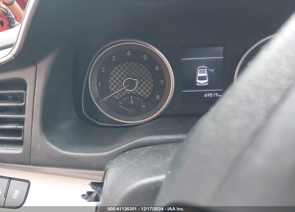 2020 HYUNDAI ELANTRA VIN: 5NPD84LF4LH620536