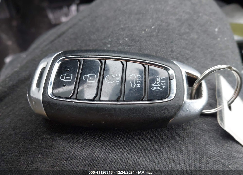 2021 HYUNDAI ELANTRA SEL VIN: KMHLS4AG5MU117075