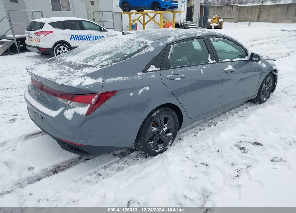 2021 HYUNDAI ELANTRA SEL VIN: KMHLS4AG5MU117075