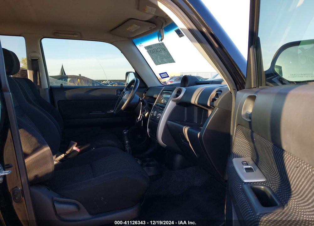 2006 SCION XB VIN: JTLKT334564037938