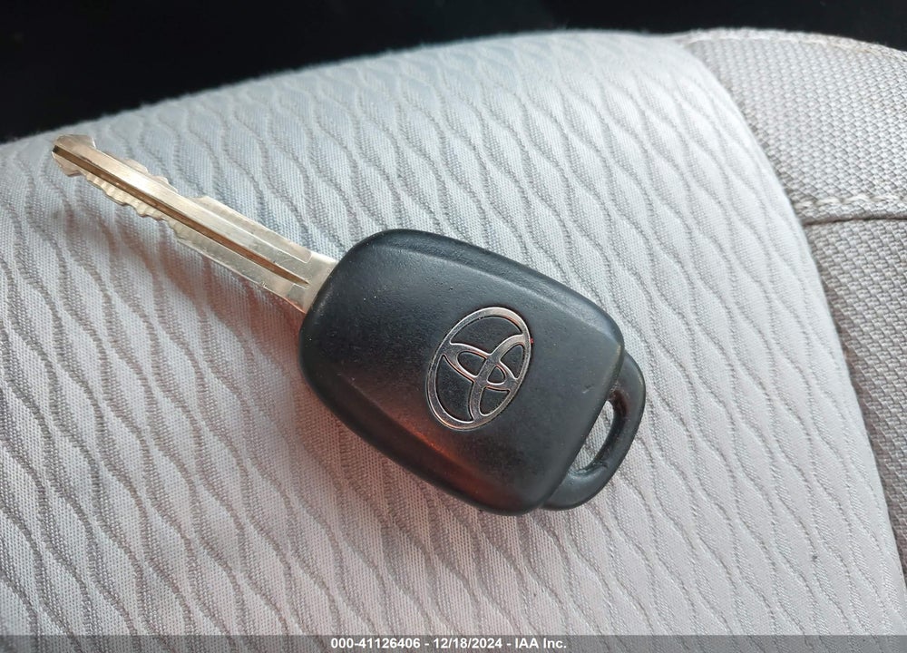 2016 TOYOTA COROLLA LE VIN: 5YFBURHE5GP549114