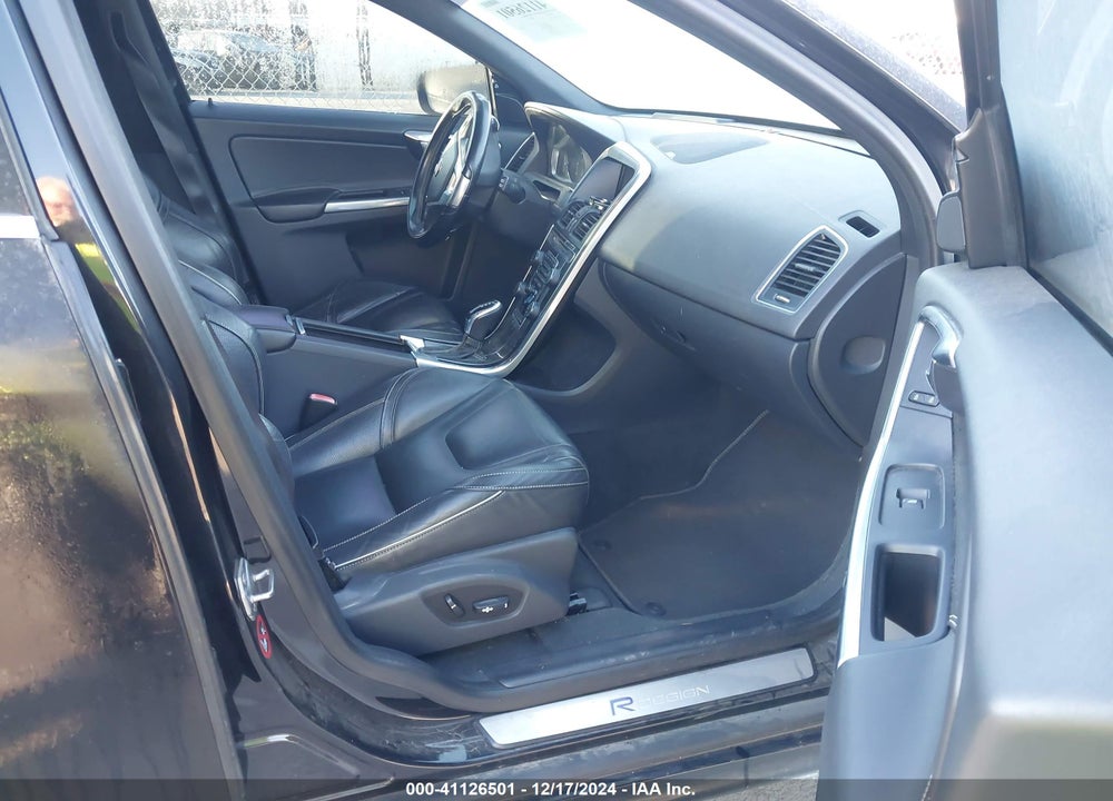 2014 VOLVO XC60 T6 R-DESIGN PLATINUM VIN: YV4902DZ4E2537605