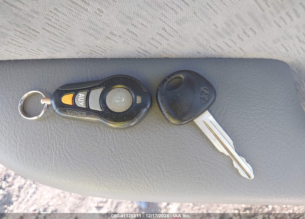 2005 HYUNDAI ELANTRA GLS/GT VIN: KMHDN46D85U102100