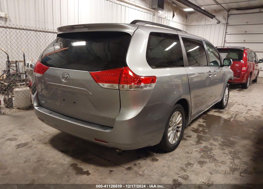 2012 TOYOTA SIENNA XLE V6 8 PASSENGER VIN: 5TDYK3DC6CS258916