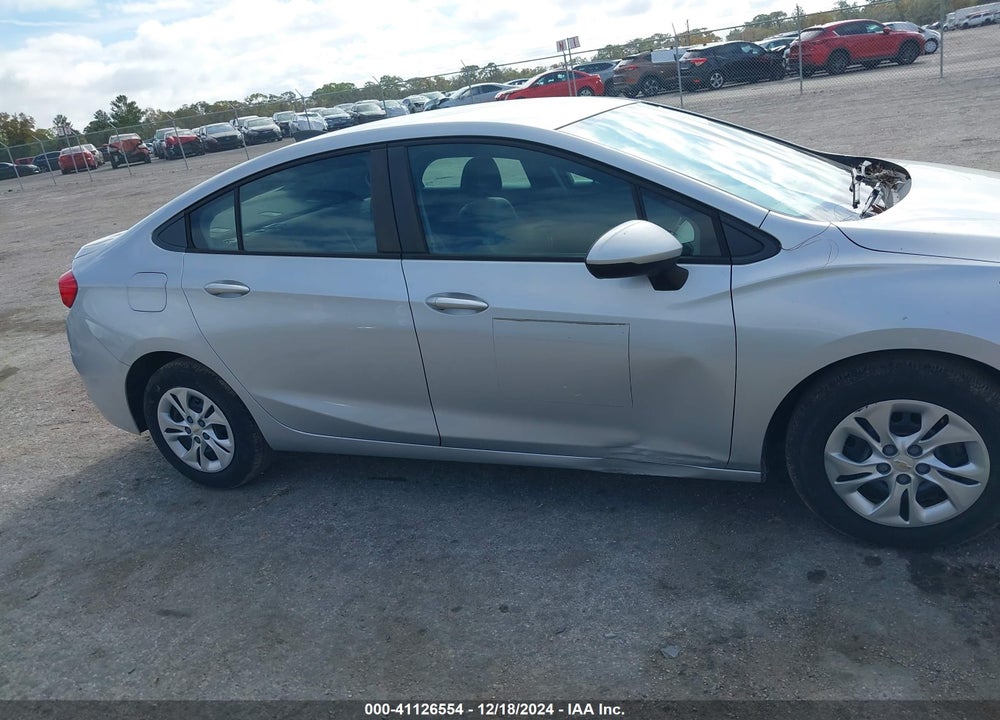 2019 CHEVROLET CRUZE LS VIN: 1G1BC5SM8K7110813
