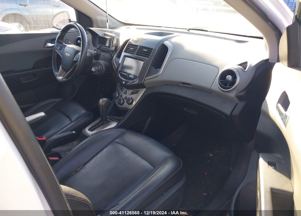 2015 CHEVROLET SONIC VIN: 1G1JE6SB8F4206104