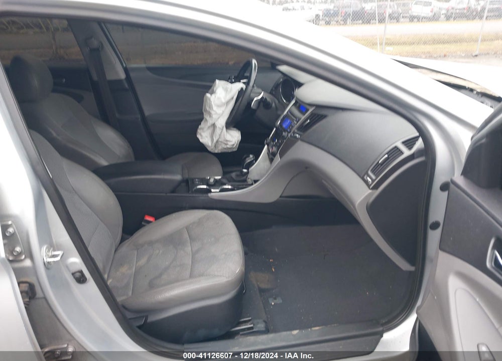 2013 HYUNDAI SONATA VIN: 5NPEC4AC8DH611657