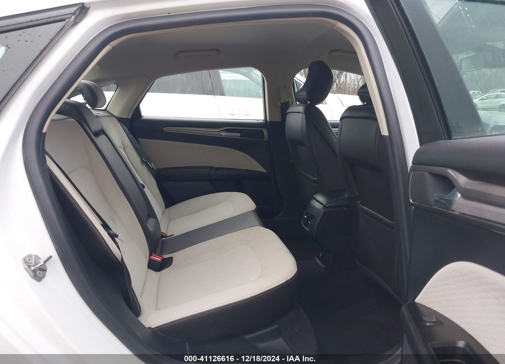 2019 FORD FUSION SE VIN: 3FA6P0HD3KR215586