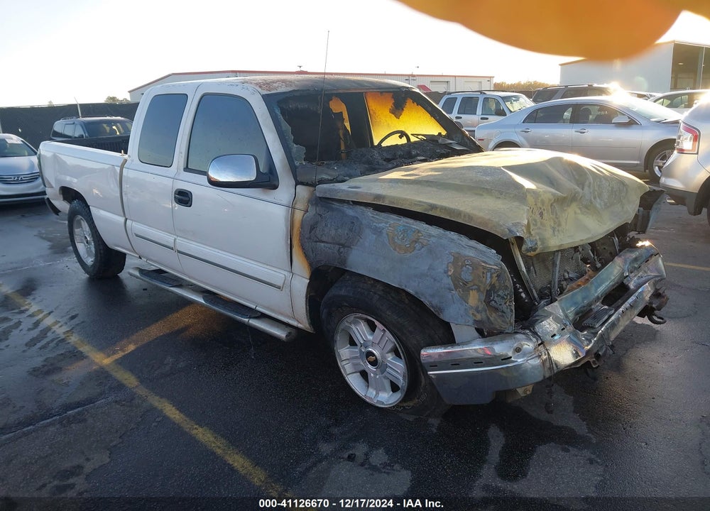 2004 CHEVROLET SILVERADO 1500 LS VIN: 2GCEC19T341329835