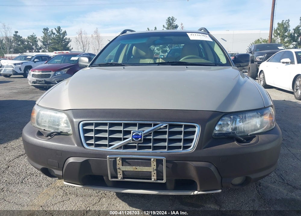 2001 VOLVO V70 XC VIN: YV1SZ58D311023958