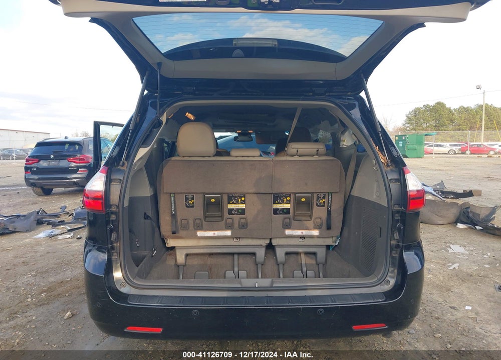 2016 TOYOTA SIENNA XLE PREMIUM 8 PASSENGER VIN: 5TDYK3DCXGS708668