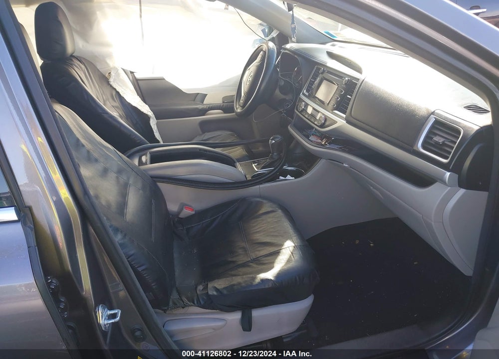 2014 TOYOTA HIGHLANDER LE PLUS V6 VIN: 5TDBKRFH3ES061383