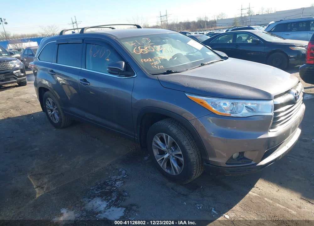2014 TOYOTA HIGHLANDER LE PLUS V6 VIN: 5TDBKRFH3ES061383
