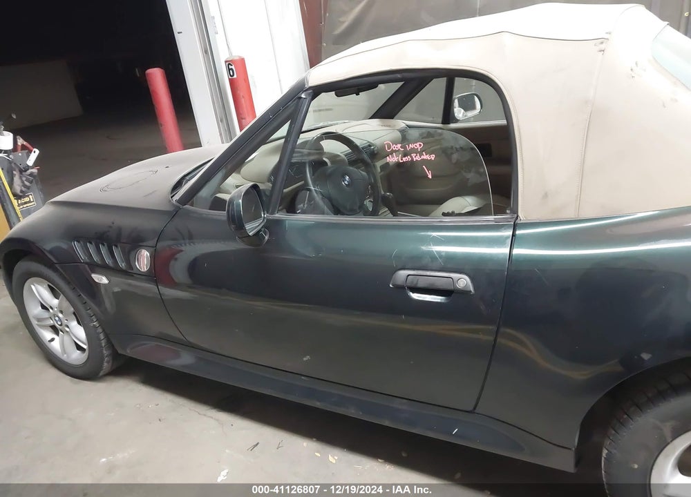 2000 BMW Z3 2.3 VIN: WBACH9344YLG18120