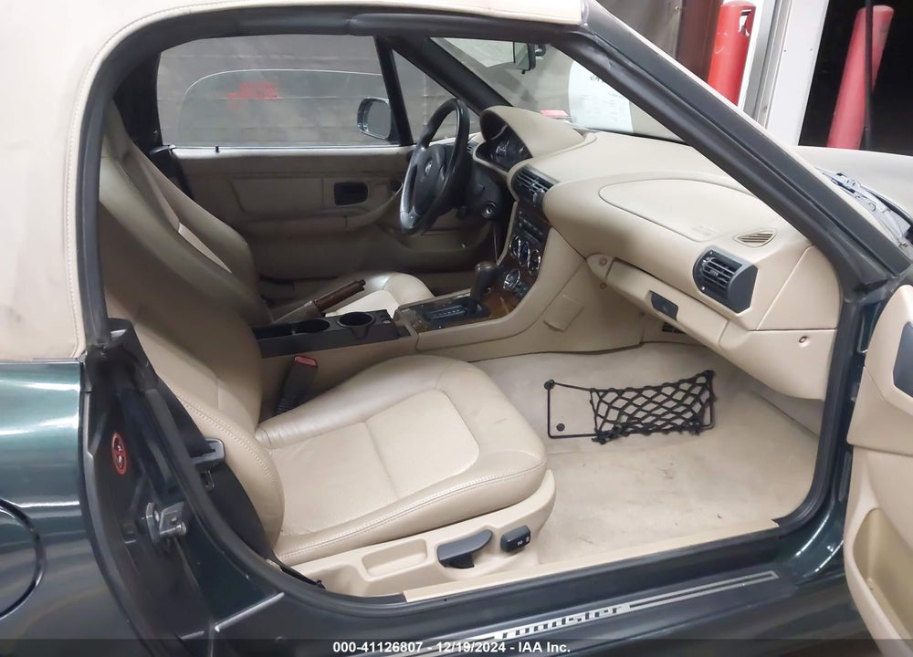 2000 BMW Z3 2.3 VIN: WBACH9344YLG18120