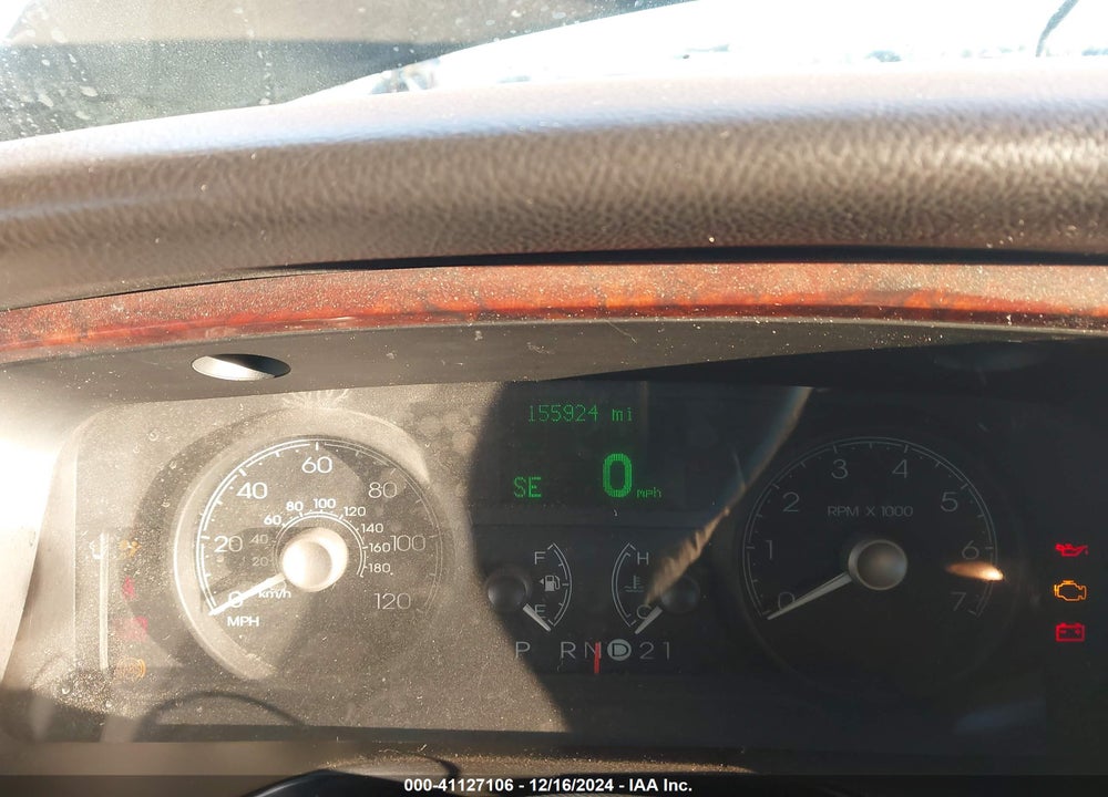 2007 LINCOLN TOWN CAR VIN: 1L1FM88W07Y630471
