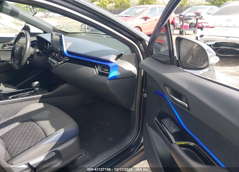 2021 TOYOTA C-HR XLE VIN: NMTKHMBX9MR122554