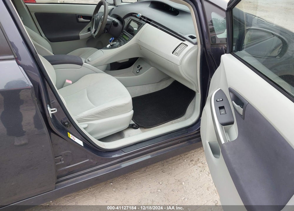 2011 TOYOTA PRIUS TWO VIN: JTDKN3DU6B0298145
