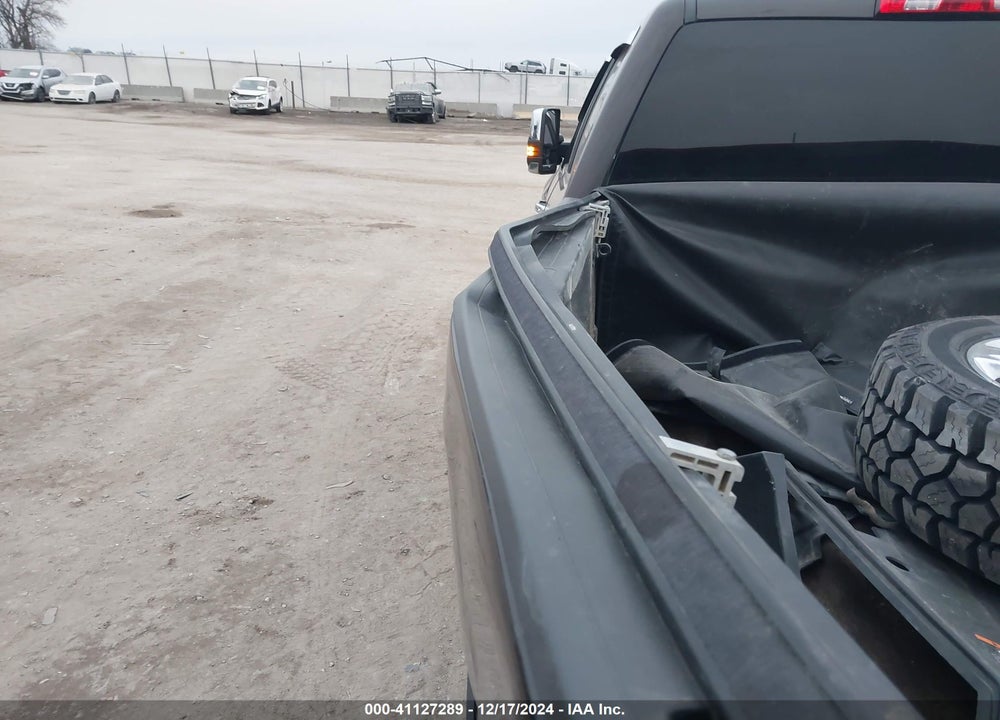2018 GMC SIERRA 2500HD VIN: 1GT12TEY8JF277900