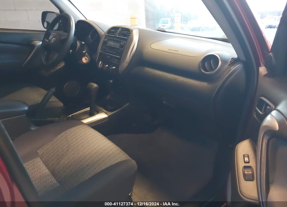 2005 TOYOTA RAV4 VIN: JTEGD20V850079298