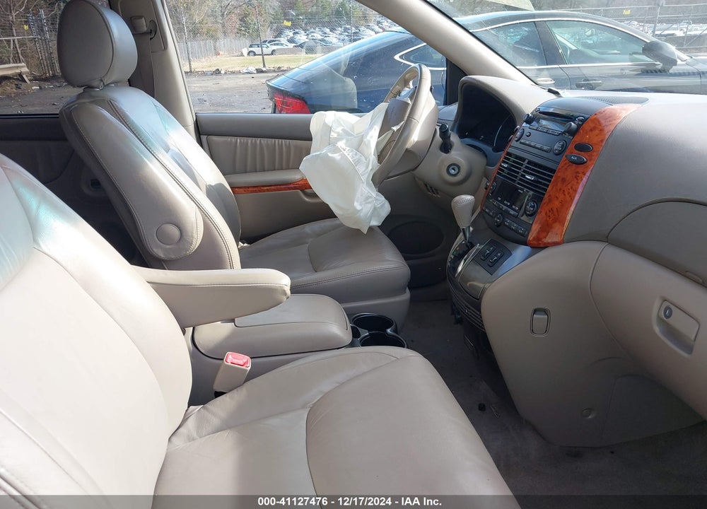 2008 TOYOTA SIENNA XLE VIN: 5TDZK22C18S166900