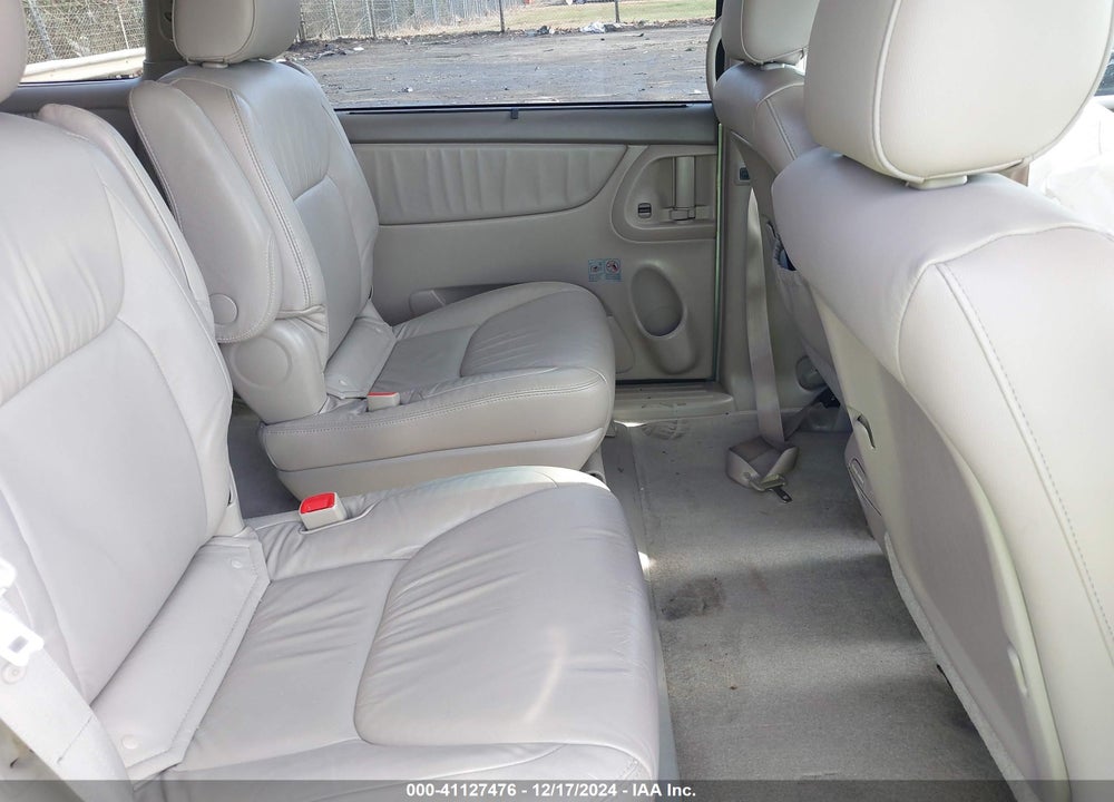 2008 TOYOTA SIENNA XLE VIN: 5TDZK22C18S166900