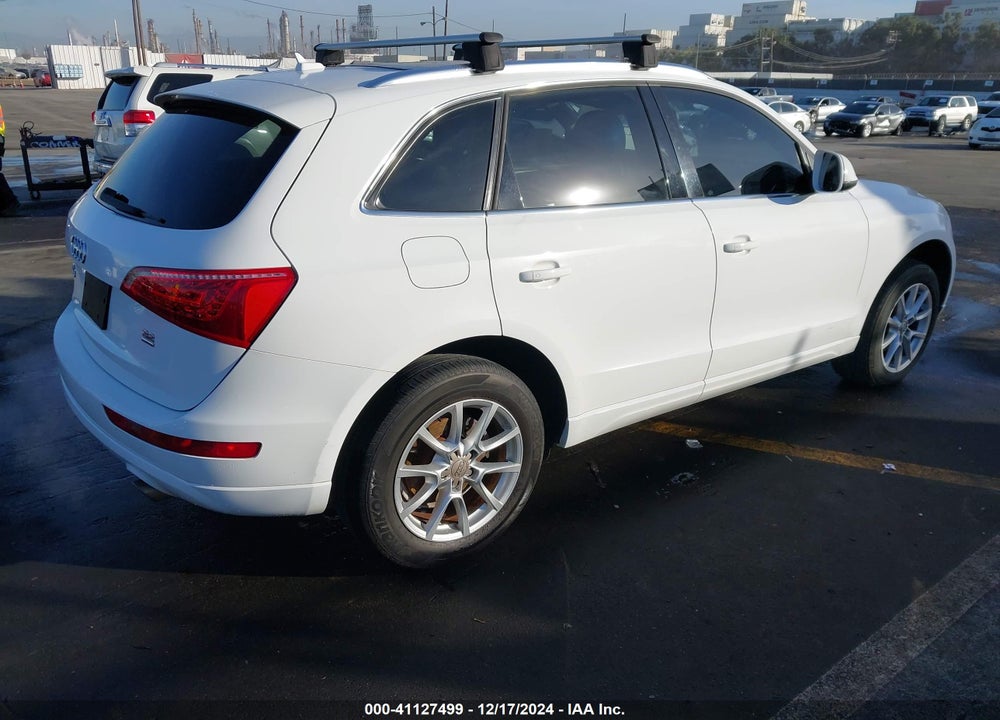 2010 AUDI Q5 3.2 PREMIUM VIN: WA1CKAFP1AA020202
