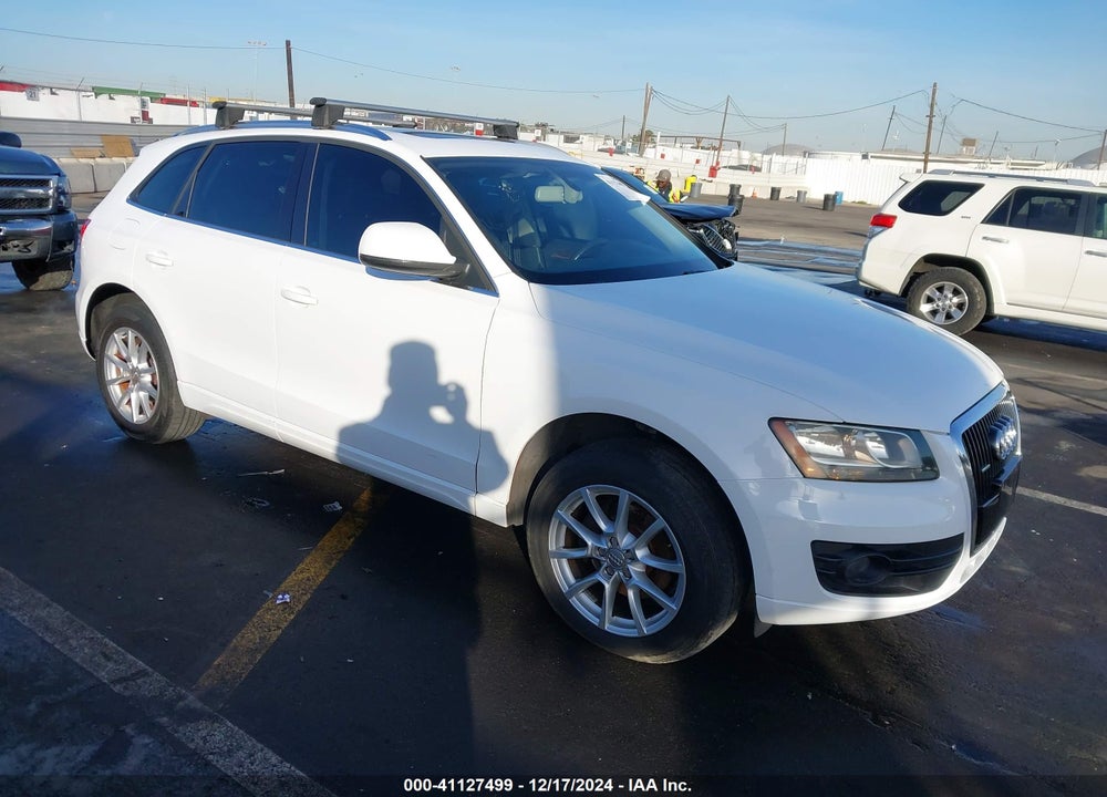 2010 AUDI Q5 3.2 PREMIUM VIN: WA1CKAFP1AA020202