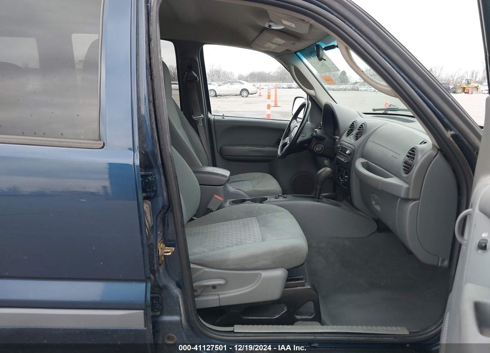 2005 JEEP LIBERTY SPORT VIN: 1J4GL48KX5W587924