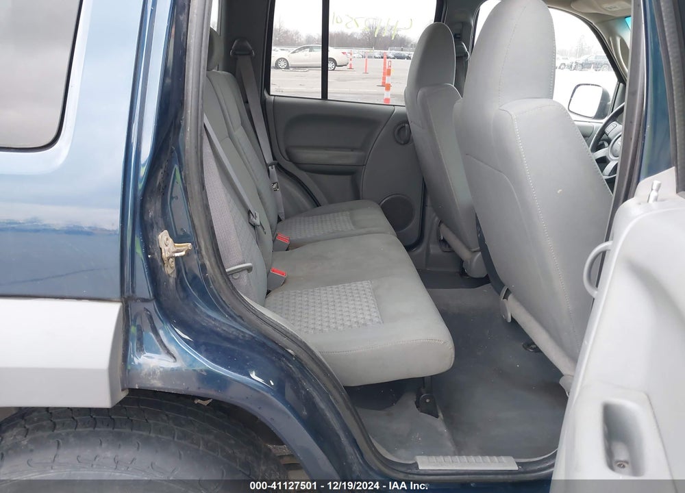 2005 JEEP LIBERTY SPORT VIN: 1J4GL48KX5W587924