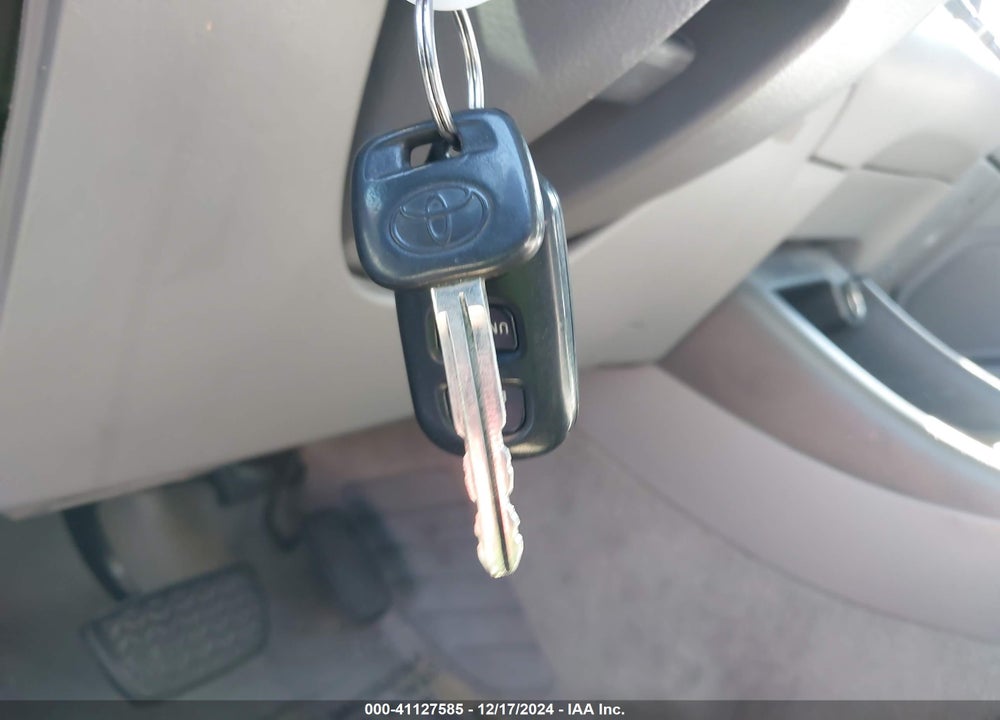 2003 TOYOTA CAMRY LE VIN: 4T1BE32K73U221551