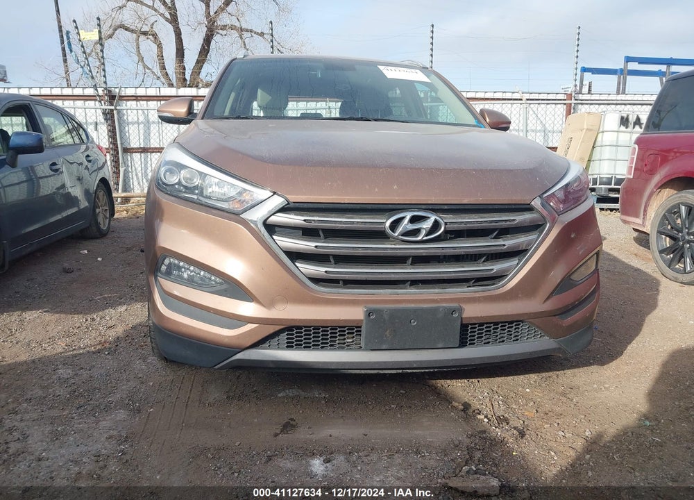2016 HYUNDAI TUCSON LIMITED VIN: KM8J33A23GU215531