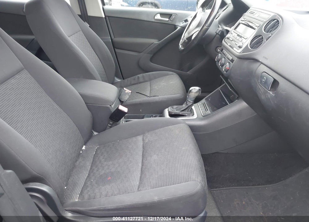 2014 VOLKSWAGEN TIGUAN S VIN: WVGBV3AX1EW517217