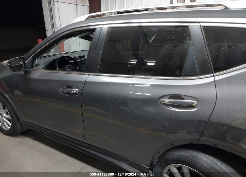 2019 NISSAN ROGUE SV VIN: JN8AT2MT8KW258217