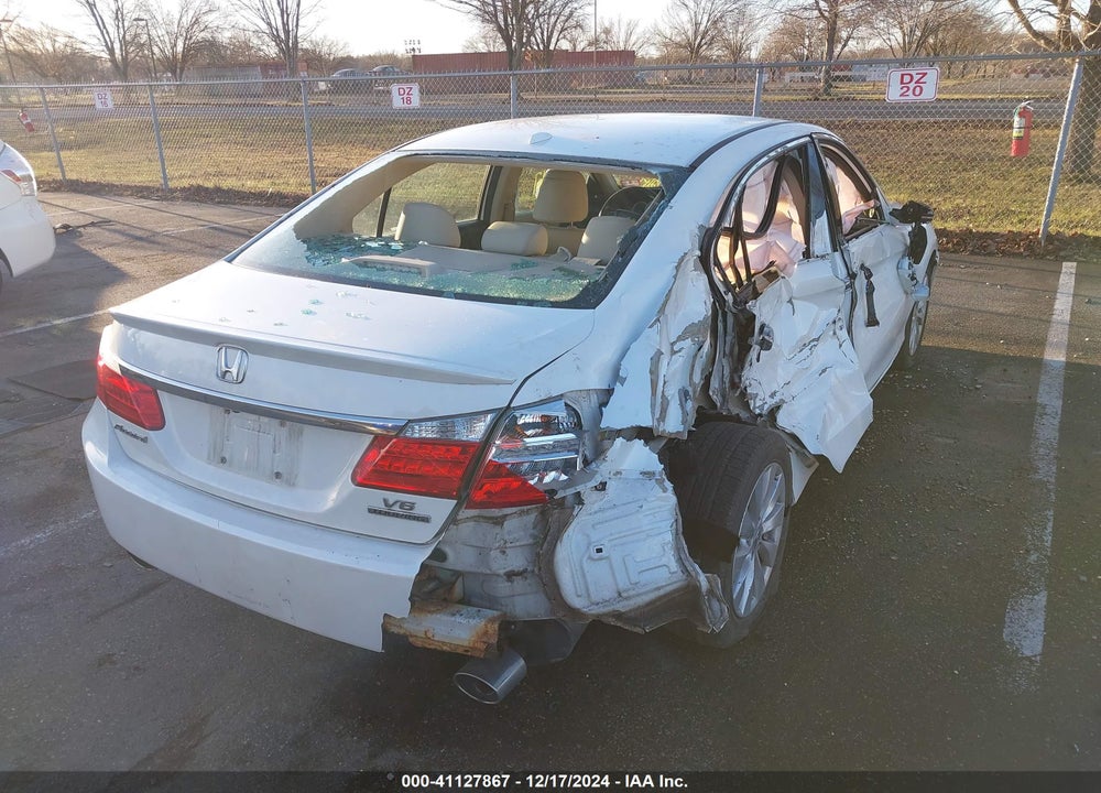 2013 HONDA ACCORD VIN: 1HGCR3F99DA011591