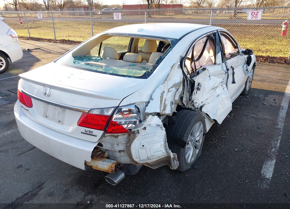 2013 HONDA ACCORD VIN: 1HGCR3F99DA011591