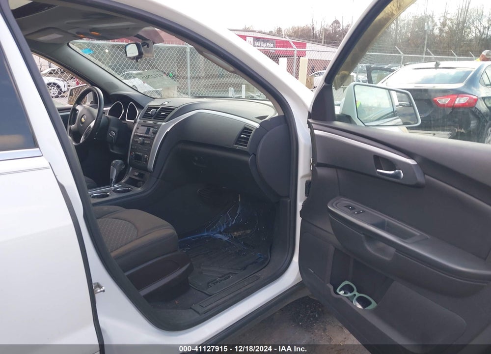2010 CHEVROLET TRAVERSE LT VIN: 1GNLRFED3AS123371