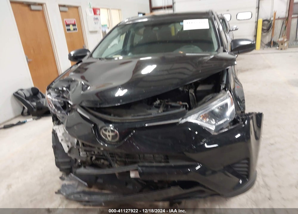 2018 TOYOTA RAV4 LE VIN: 2T3BFREV3JW809232