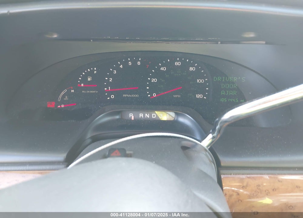 2000 CONTINENTAL LINCOLN VIN: 1LNHM97V1YY844621