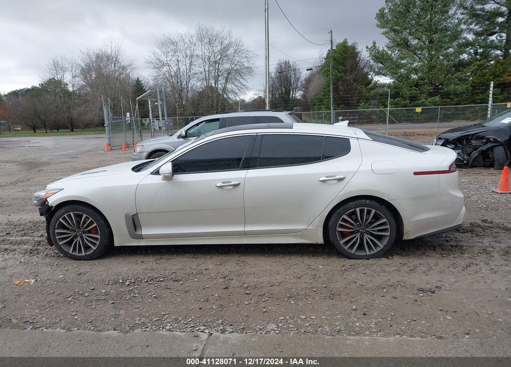 2018 KIA STINGER PREMIUM VIN: KNAE25LA2J6035359
