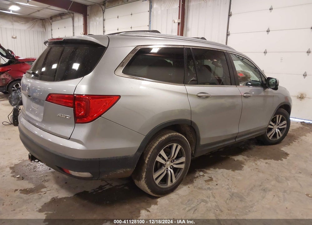2017 HONDA PILOT EX-L VIN: 5FNYF6H5XHB100978
