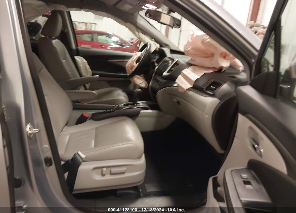 2017 HONDA PILOT EX-L VIN: 5FNYF6H5XHB100978