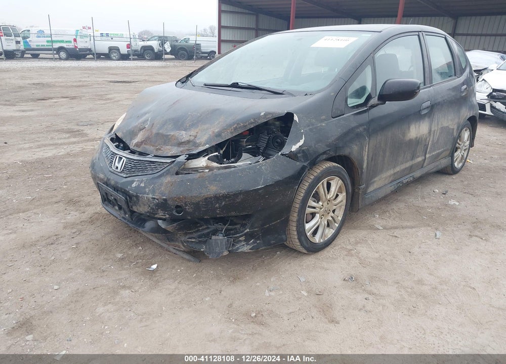 2011 HONDA FIT VIN: JHMGE8H54BC009606