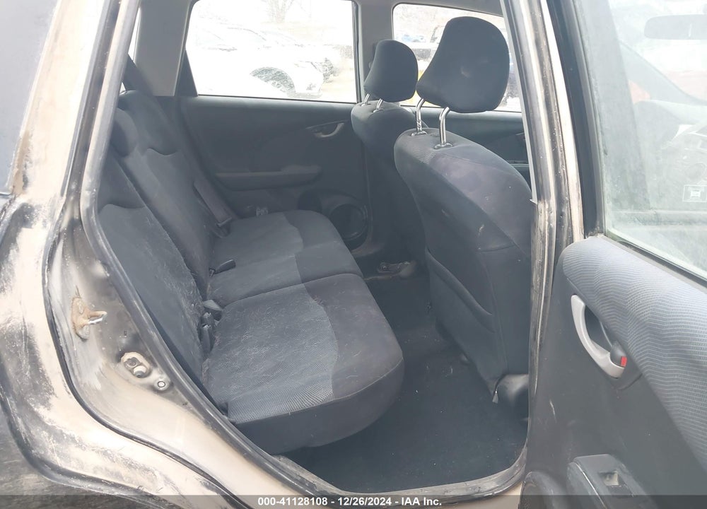 2011 HONDA FIT VIN: JHMGE8H54BC009606