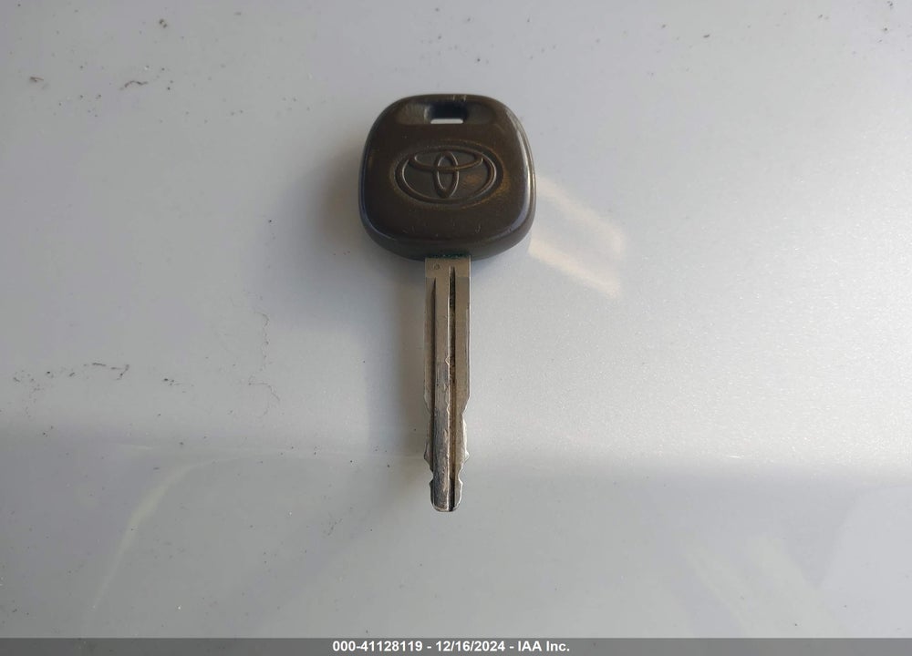 2005 TOYOTA COROLLA CE VIN: 1NXBR32E45Z550922