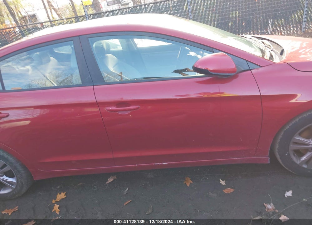 2017 HYUNDAI ELANTRA SE VIN: KMHD84LF9HU069609