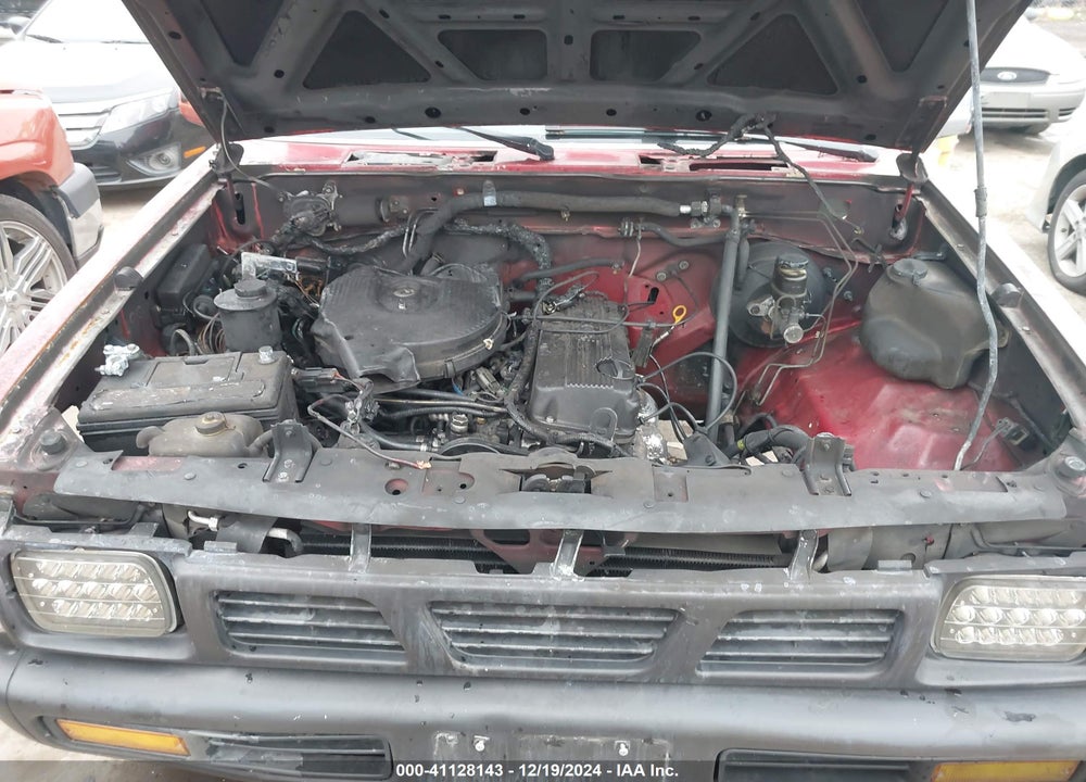 1996 NISSAN TRUCK XE VIN: 1N6SD11S8TC317589