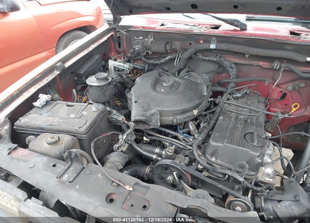 1996 NISSAN TRUCK XE VIN: 1N6SD11S8TC317589