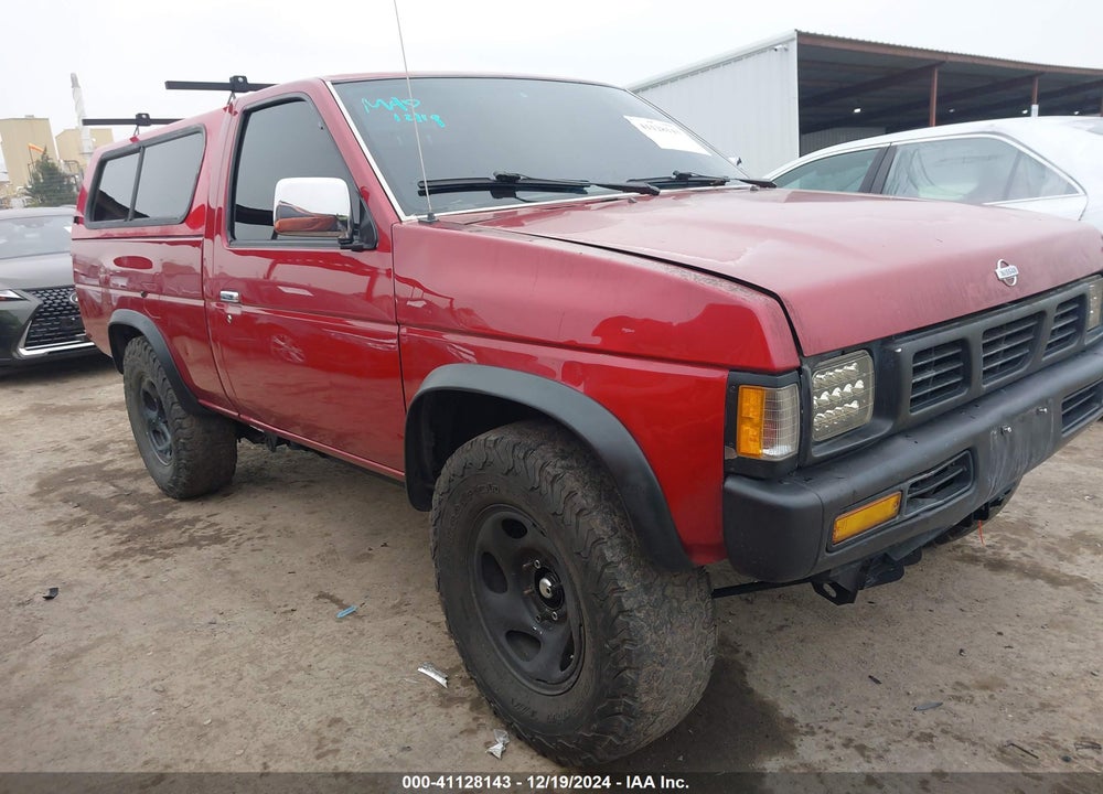 1996 NISSAN TRUCK XE VIN: 1N6SD11S8TC317589