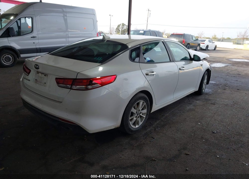 2016 KIA OPTIMA LX VIN: KNAGT4L35G5105419